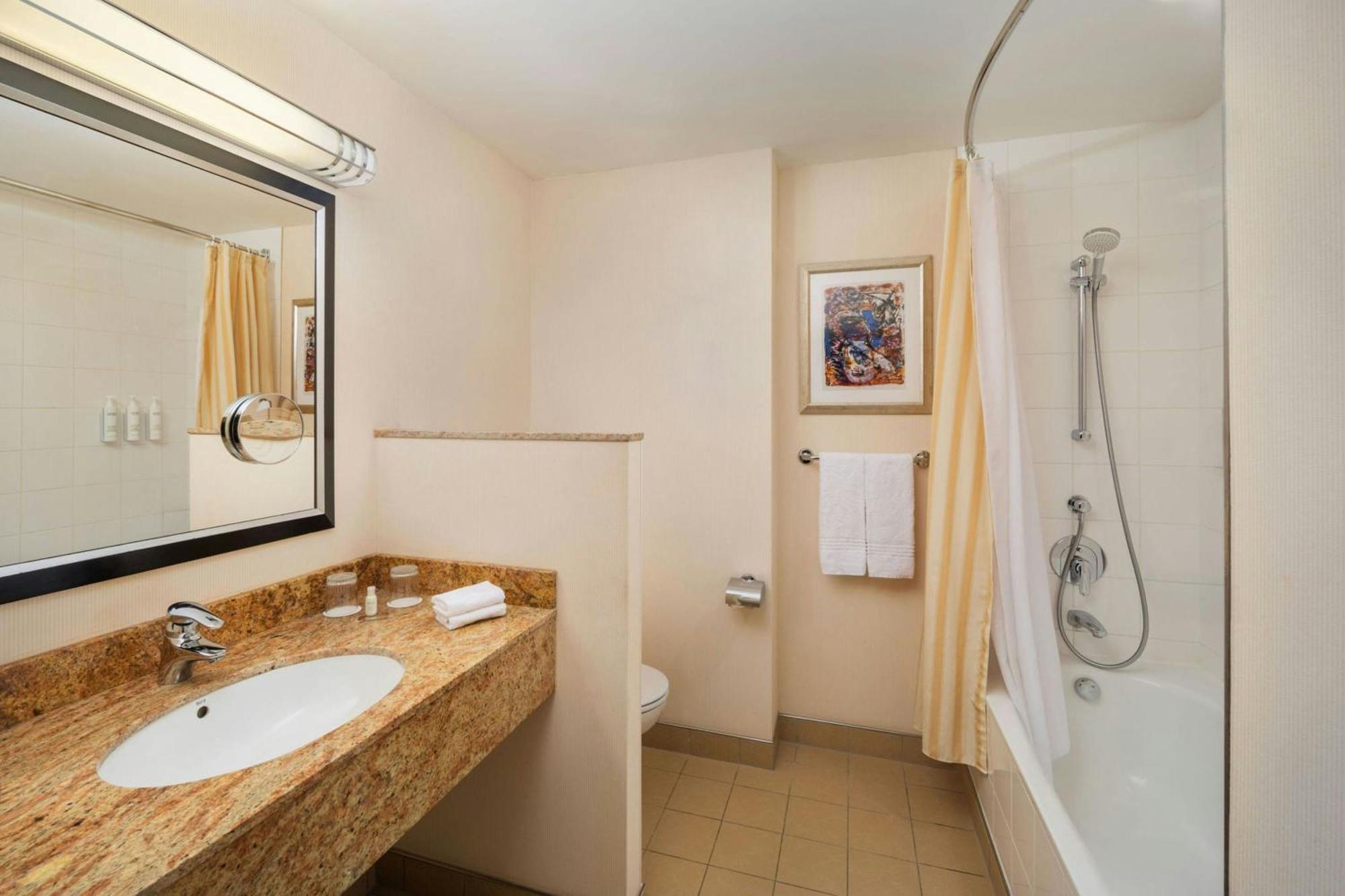 Courtyard By Marriott Hotel Prag